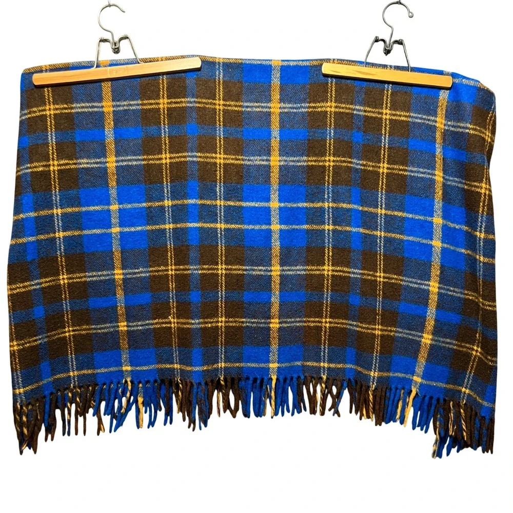 Pair VTG Wool Irish Tartan‎ Plaid Throw Camp Blankets Blue Fringe Cabin Boy Bunk